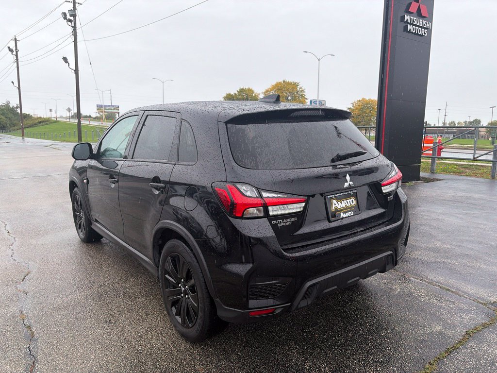 Used 2025 Mitsubishi Outlander Sport LE AWD/4WD image 3