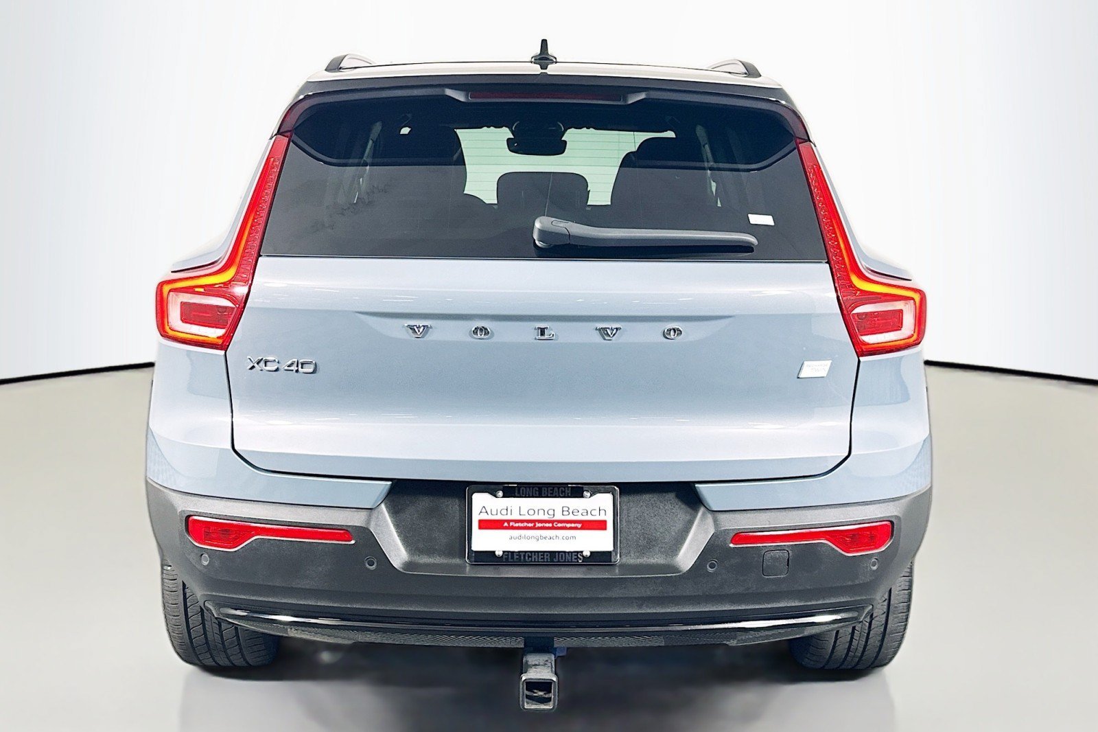 Used 2023 Volvo XC40 Recharge Core AWD/4WD image 3