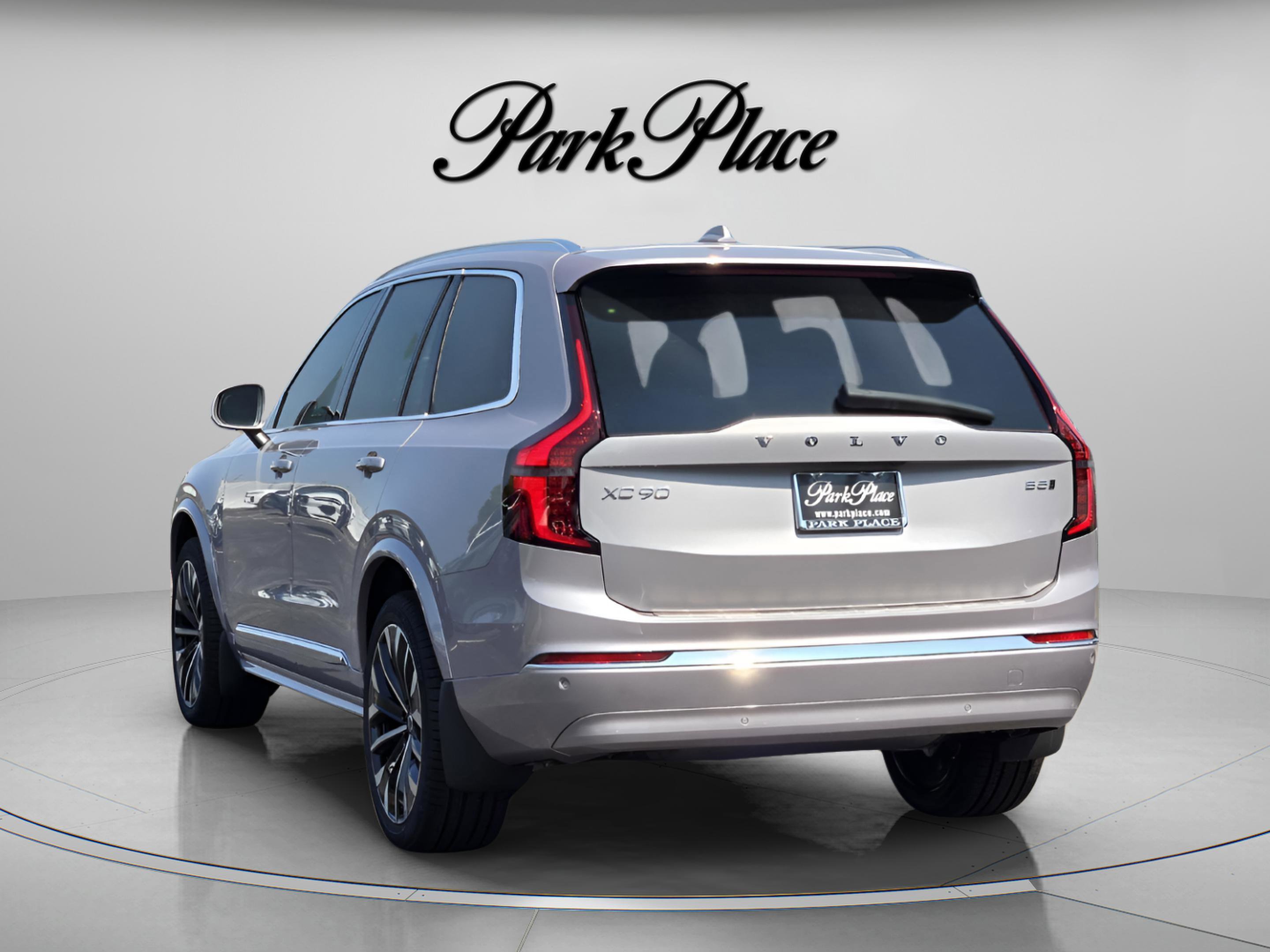 New 2026 Volvo XC90 B5 Core w/ Protection Package Premier image 3