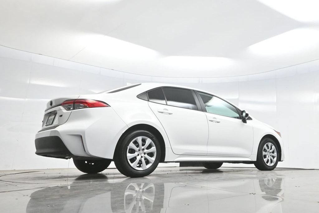 Used 2025 Toyota Corolla LE FWD image 65