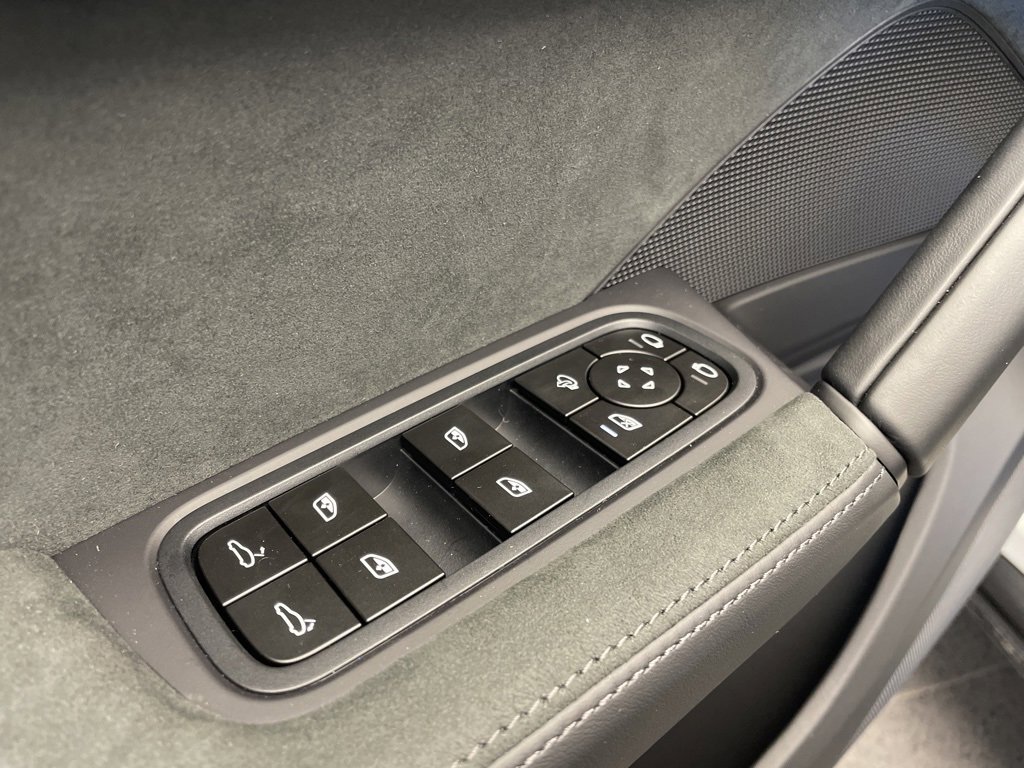 New 2026 Porsche Cayenne GTS image 14