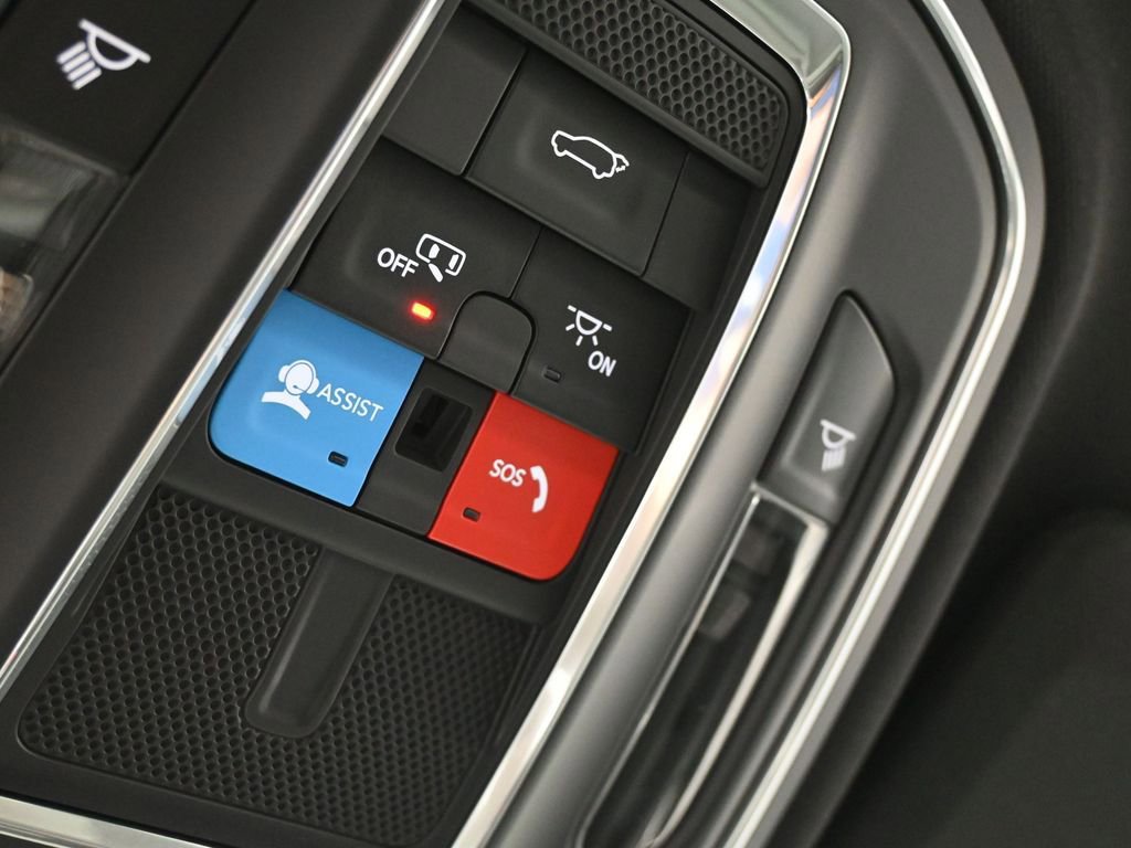 Used 2024 Jeep Grand Cherokee L Laredo w/ Luxury Tech Group I image 16