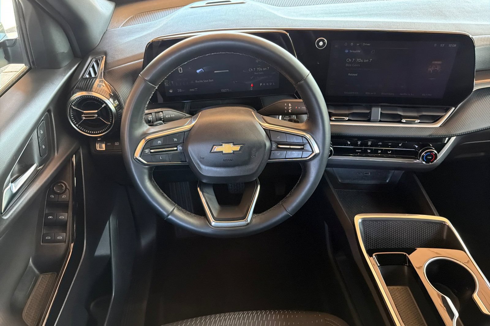 Used 2025 Chevrolet Equinox LT AWD/4WD image 19