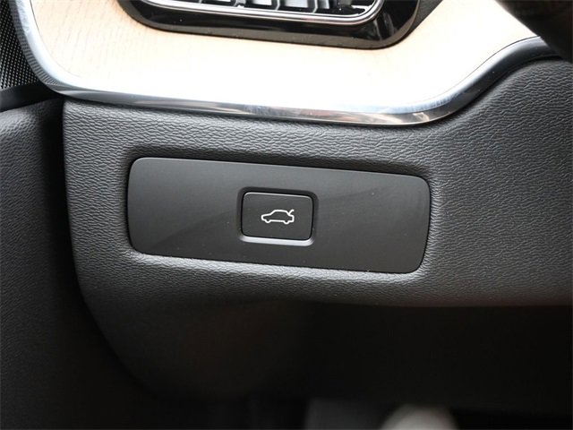 New 2026 Volvo XC60 B5 Plus w/ Protection Package Premier image 28