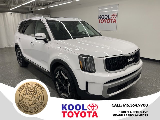 Used 2024 Kia Telluride EX w/ EX Captain's Chair Package