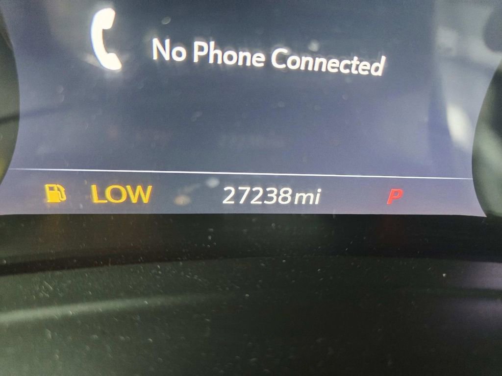 Used 2022 Buick Envision Essence w/ Technology Package I image 23