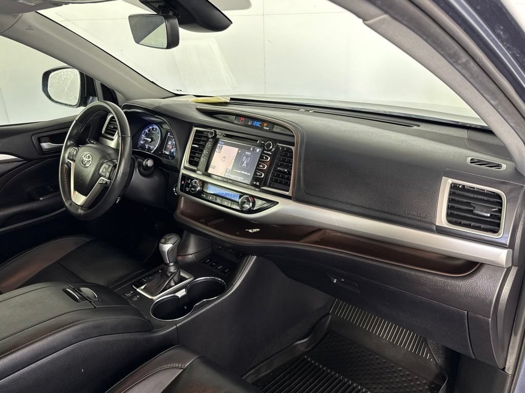 Used 2019 Toyota Highlander XLE AWD/4WD image 47