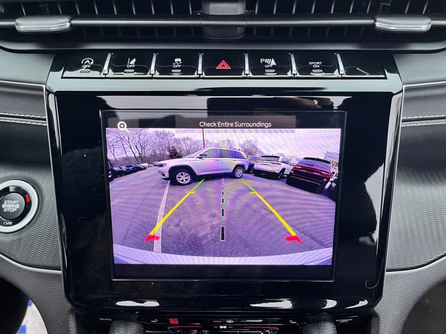 Used 2024 Jeep Grand Cherokee Altitude AWD/4WD image 34