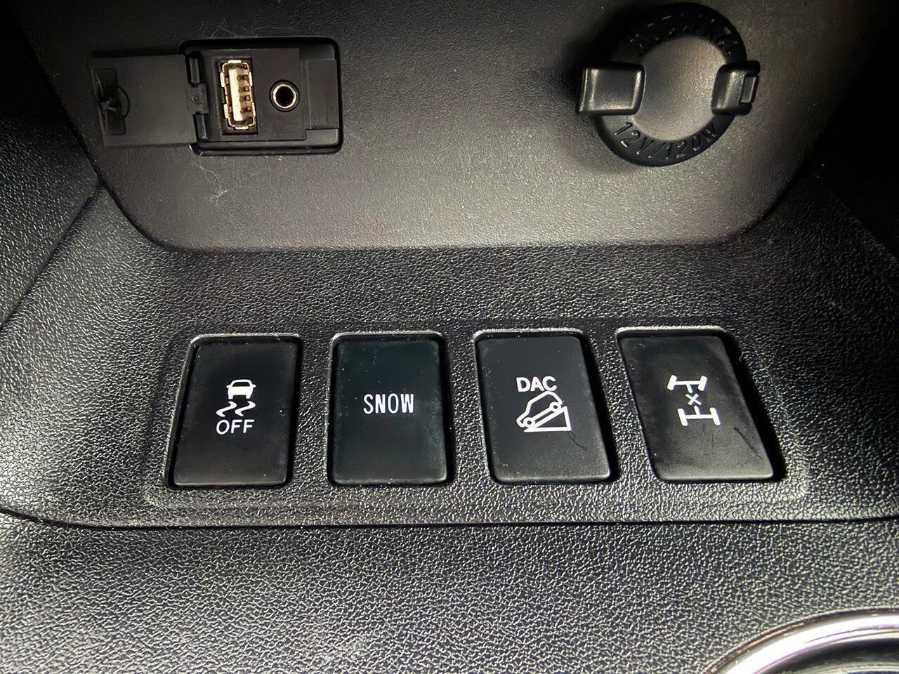Used 2016 Toyota Highlander XLE AWD/4WD image 22
