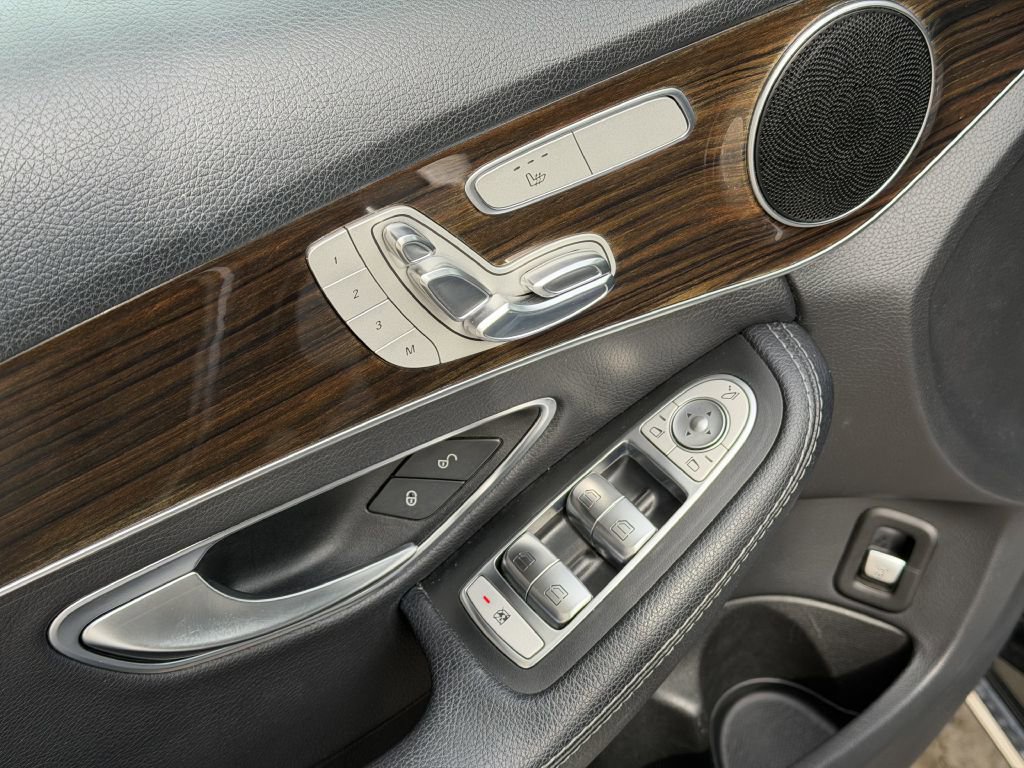 Used 2016 Mercedes-Benz C 300 4MATIC Sedan image 19