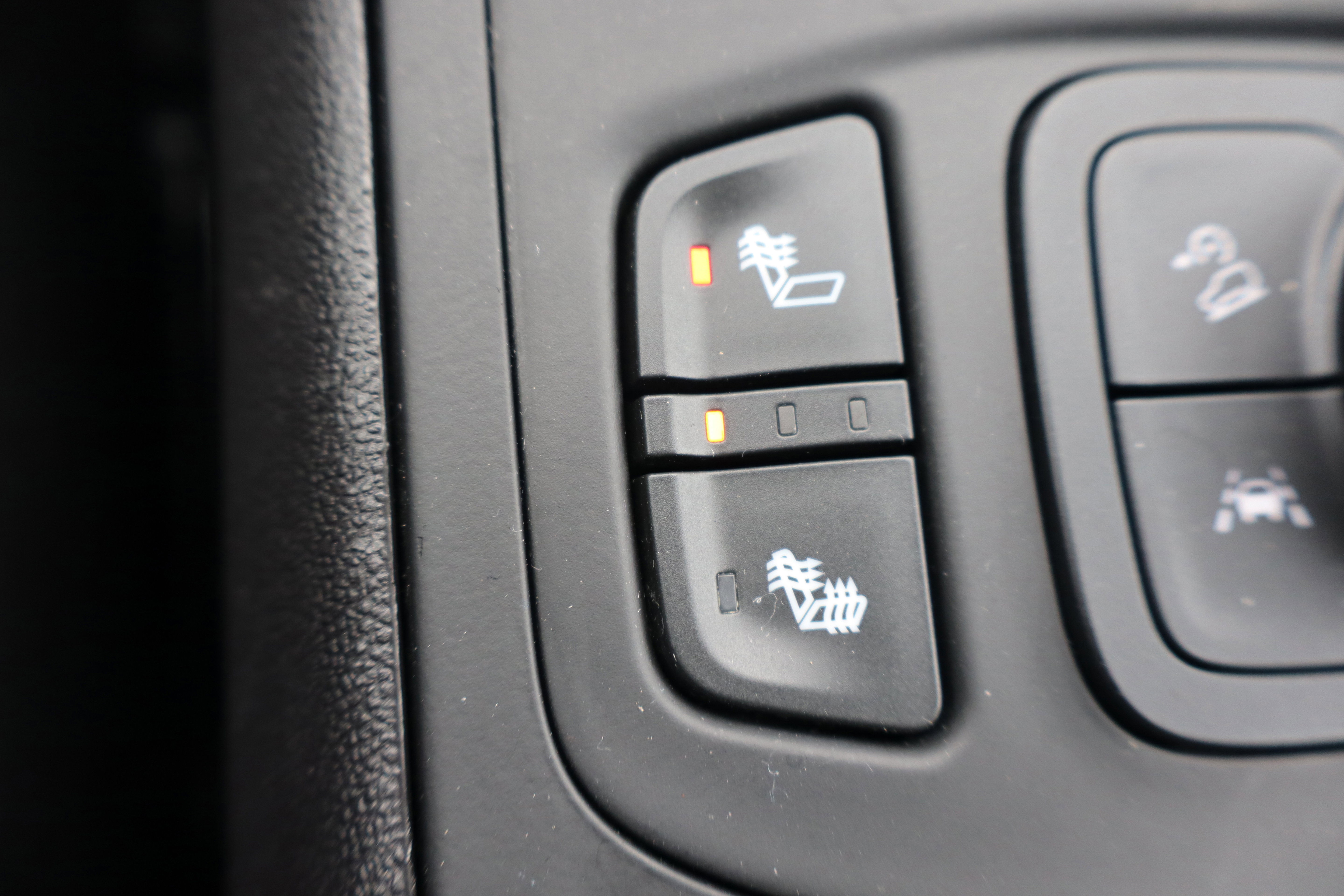 Used 2024 GMC Terrain SLE w/ Driver Convenience Package image 21