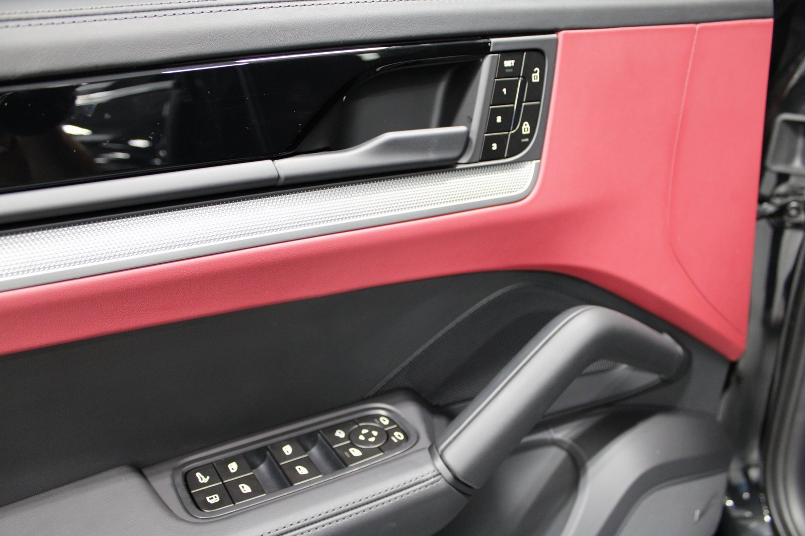 New 2026 Porsche Cayenne E-Hybrid Coupe image 26