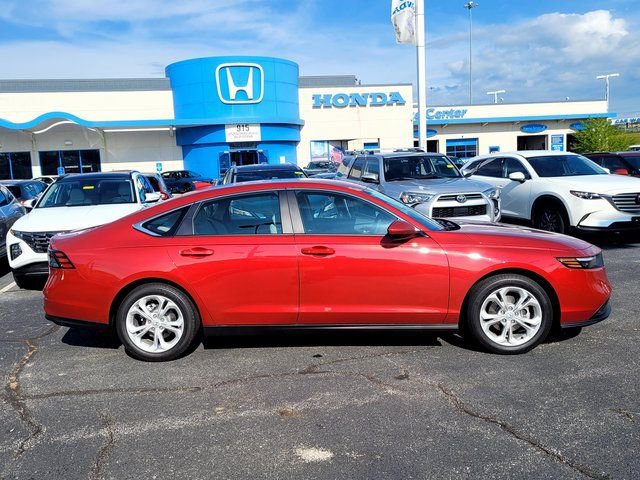 Used 2025 Honda Accord LX image 3