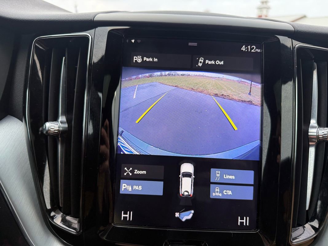 Used 2018 Volvo XC60 T5 Momentum w/ Vision Package image 21