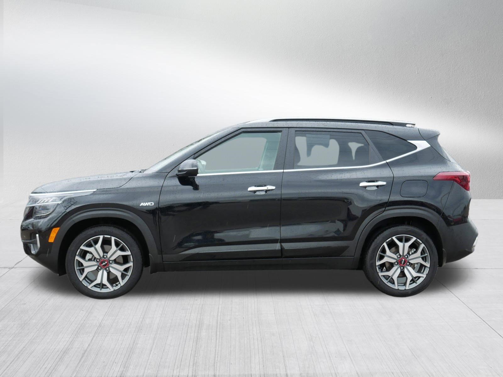 Certified 2023 Kia Seltos SX w/ SX Sunroof Package image 4