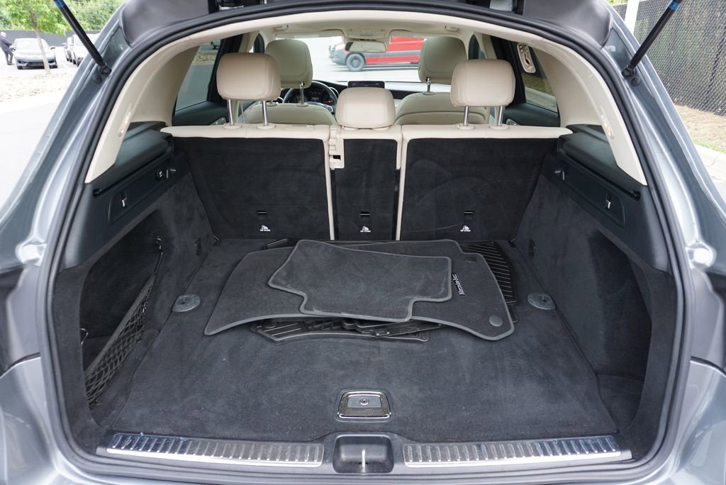 Used 2017 Mercedes-Benz GLC 300 4MATIC image 54