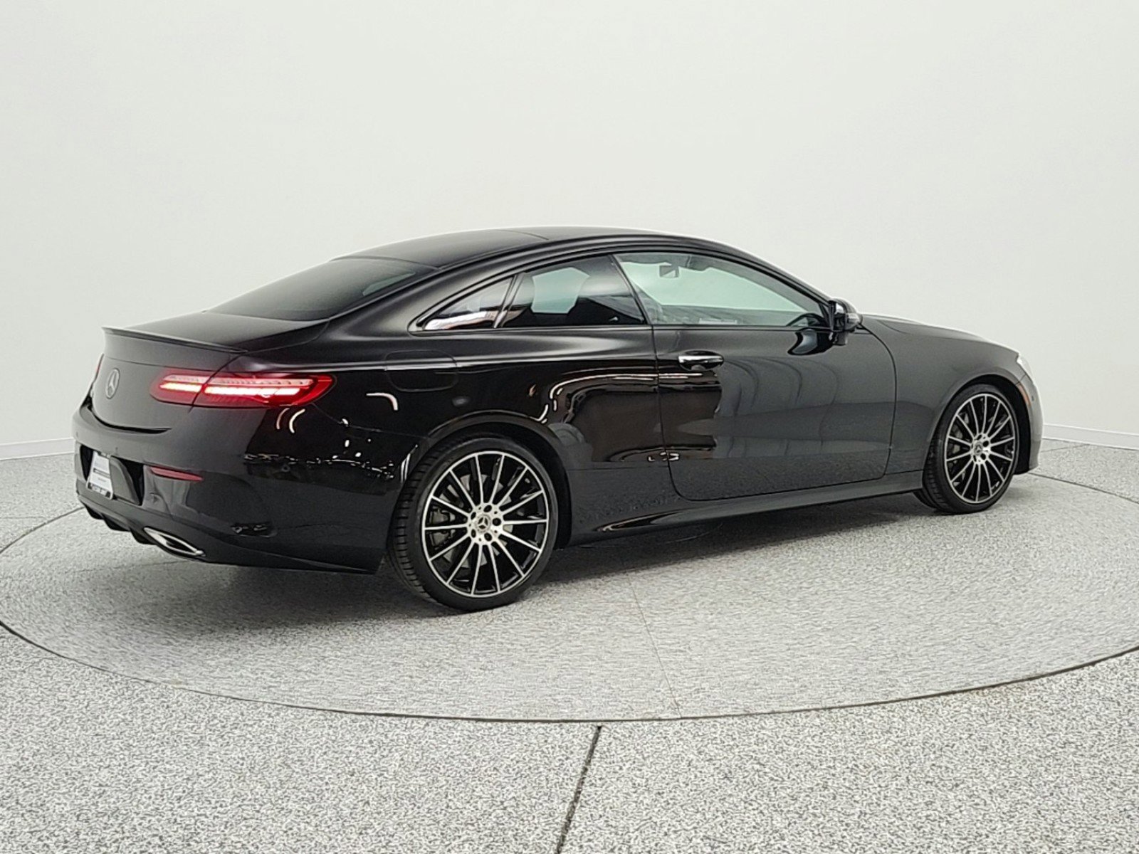 Used 2022 Mercedes-Benz E 450 Coupe image 5