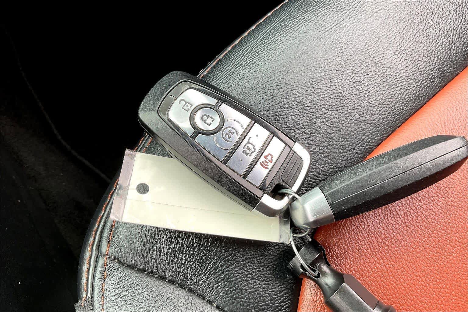 Used 2019 Ford Explorer XLT w/ Equipment Group 202A FWD image 14