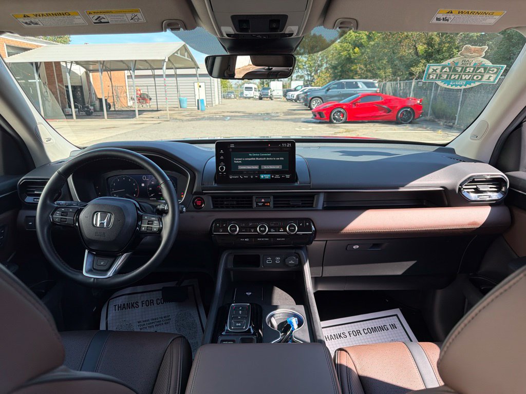 Used 2025 Honda Pilot Elite image 23