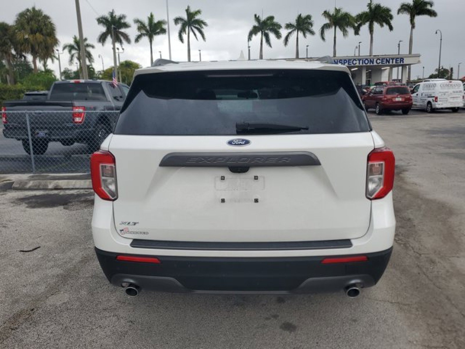 Used 2022 Ford Explorer XLT w/ Equipment Group 202A RWD image 6