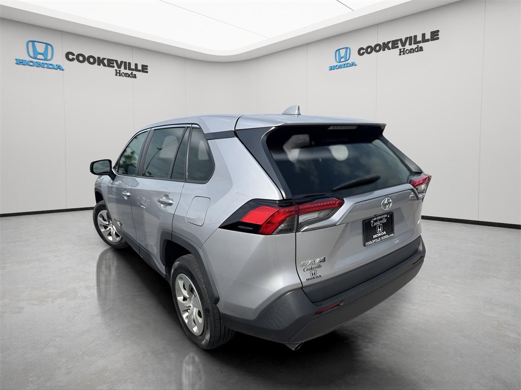 Used 2022 Toyota RAV4 LE image 5