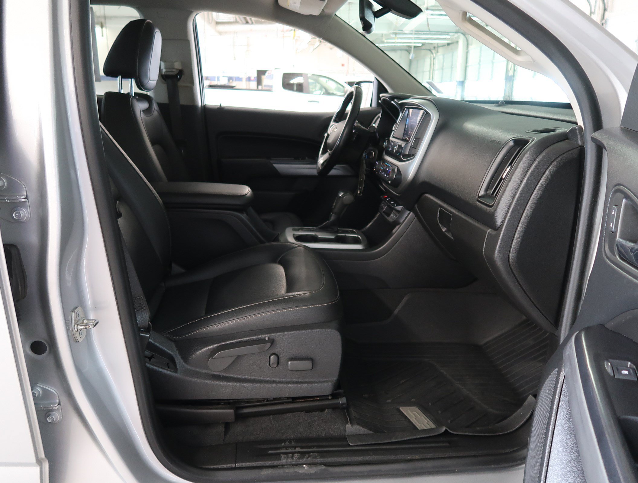 Used 2019 Chevrolet Colorado LT w/ Luxury Package, Chrome AWD/4WD image 37