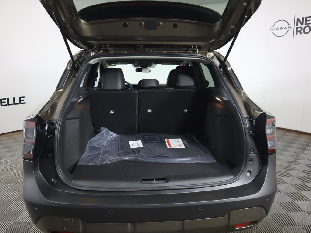New 2026 Nissan Kicks SR w/ Cold Weather Package image 20