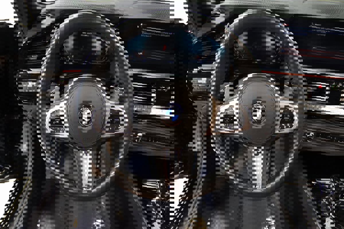 Used 2024 BMW Z4 M40i w/ Premium Package image 16