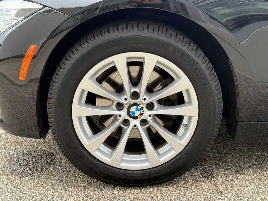 Used 2018 BMW 320i xDrive Sedan AWD/4WD image 7