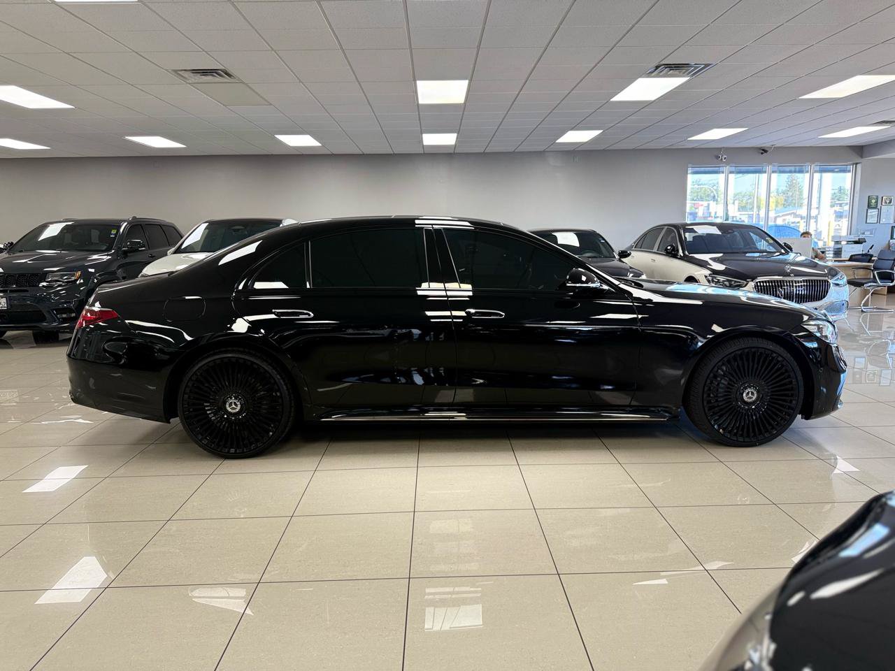 Used 2023 Mercedes-Benz S 500 4MATIC image 4