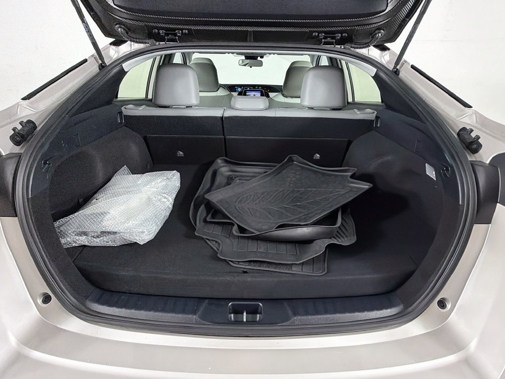 Used 2020 Toyota Prius Prime XLE FWD image 27