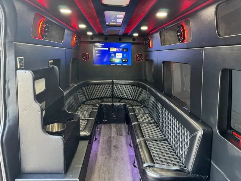 Used 2023 Mercedes-Benz Sprinter 3500 image 1