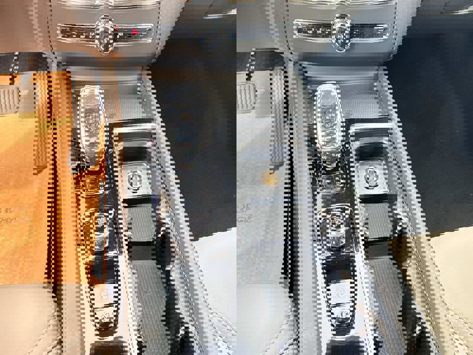 New 2026 Volvo XC60 B5 Plus w/ Climate Package image 24