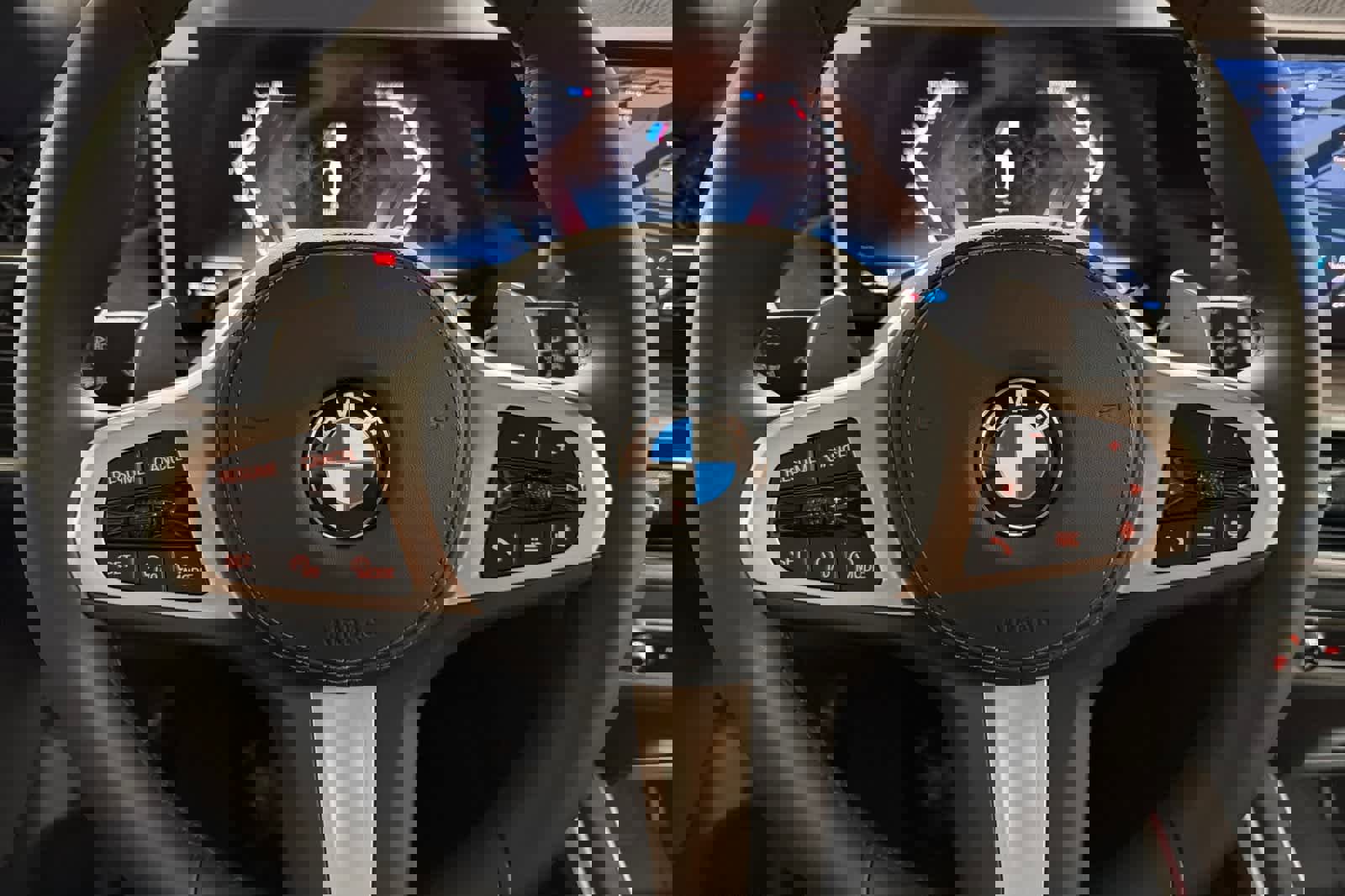 Used 2026 BMW X7 xDrive40i w/ M Sport Package image 24