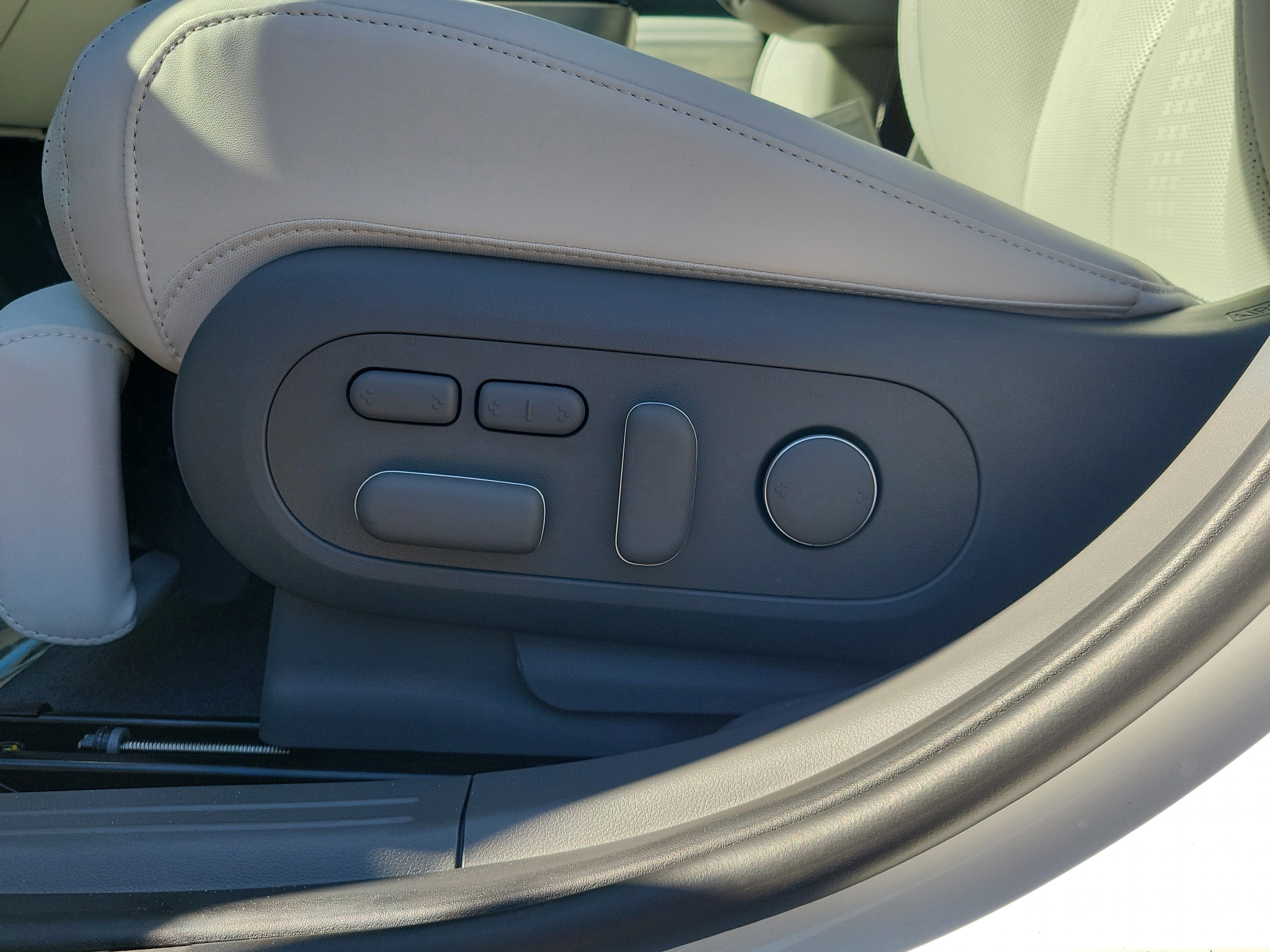 New 2026 Hyundai Ioniq 5 Limited image 32