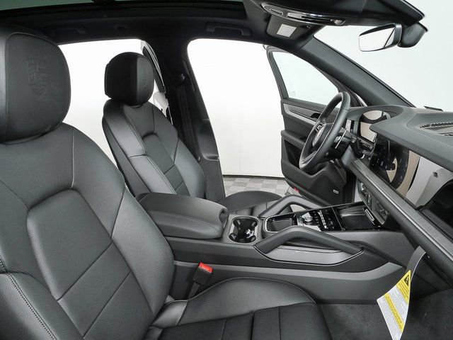 New 2026 Porsche Cayenne image 23