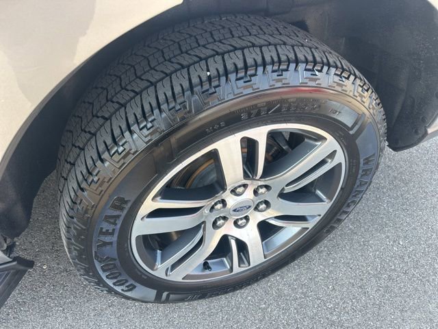 Used 2024 Ford Expedition Limited image 8