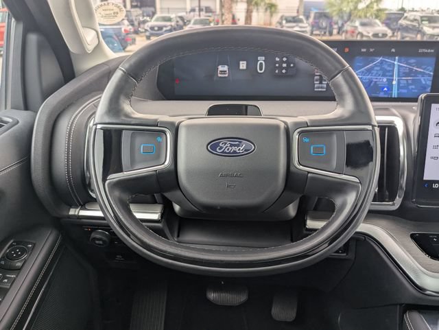 Used 2025 Ford Expedition Platinum AWD/4WD image 15