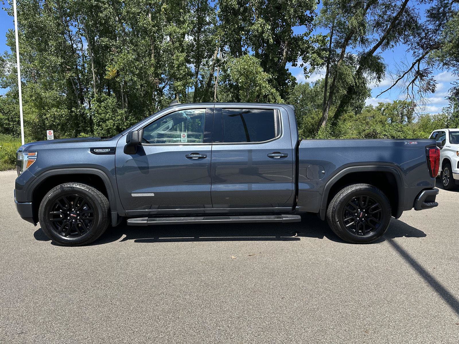 Used 2021 GMC Sierra 1500 Elevation AWD/4WD image 2