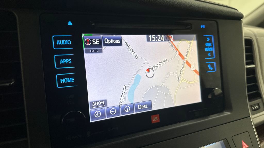 Used 2017 Toyota Sienna Limited image 28