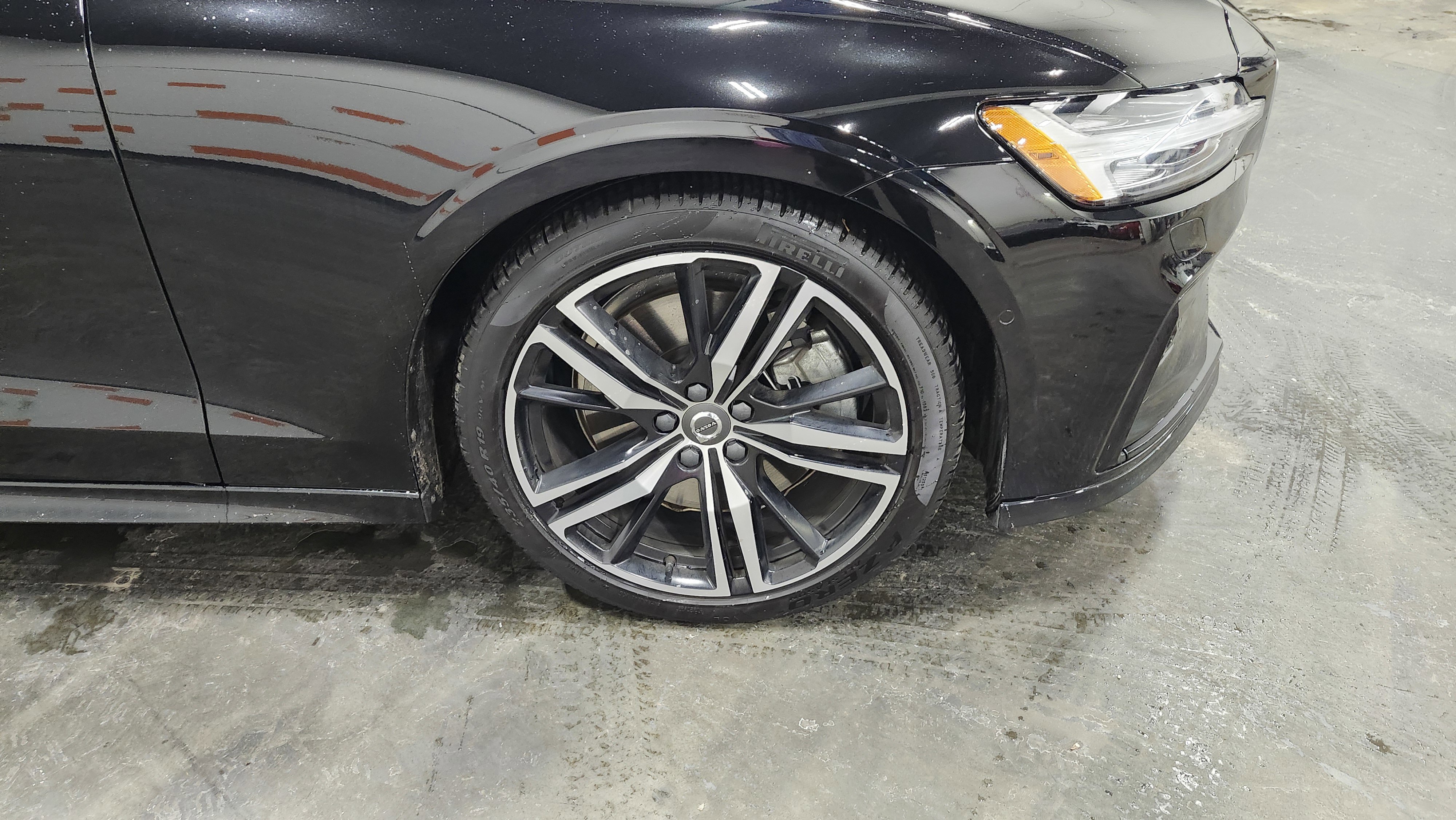 Used 2020 Volvo S60 T6 R-Design image 12