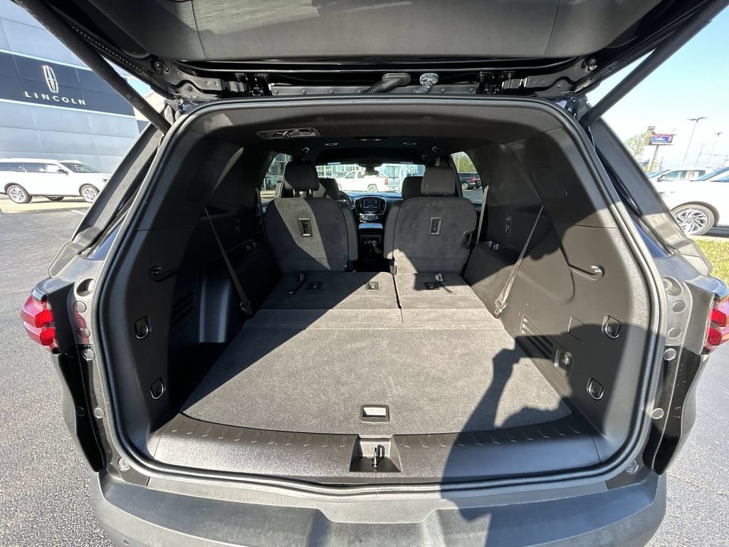Used 2023 Chevrolet Traverse LT AWD/4WD image 29
