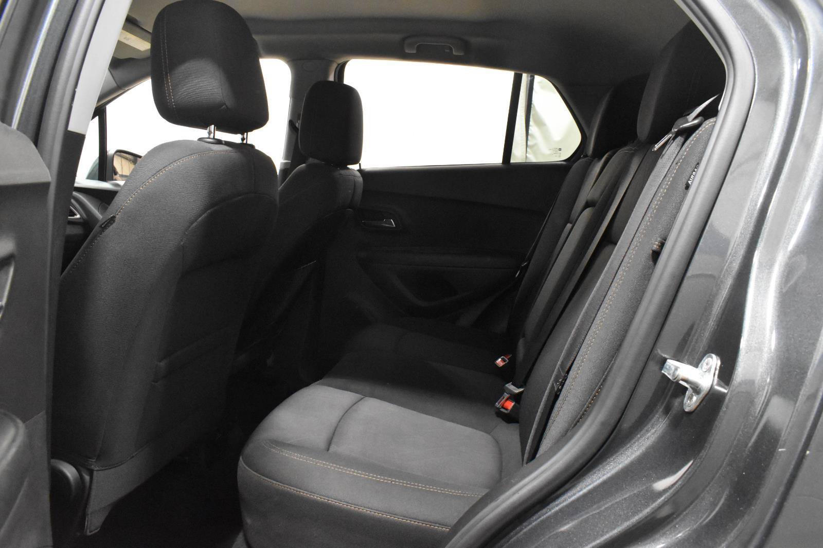 Used 2020 Chevrolet Trax LT FWD image 7