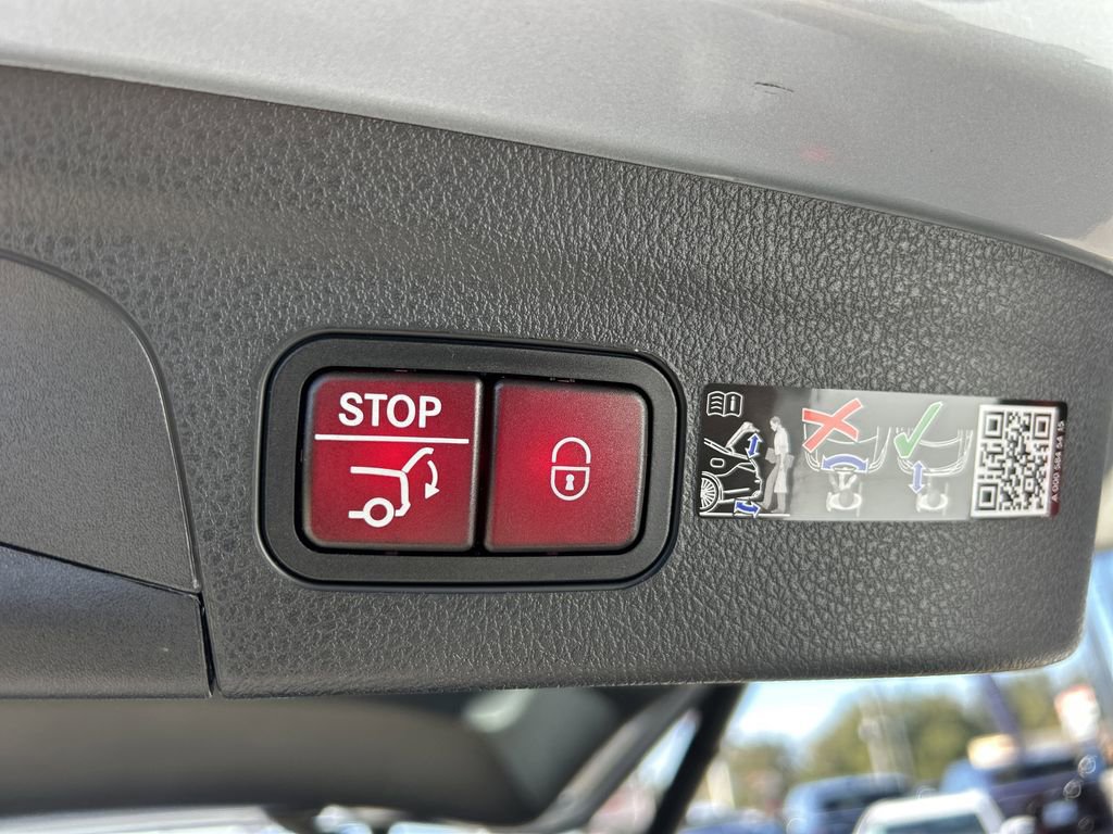 Used 2025 Mercedes-Benz GLE 350 4MATIC image 12