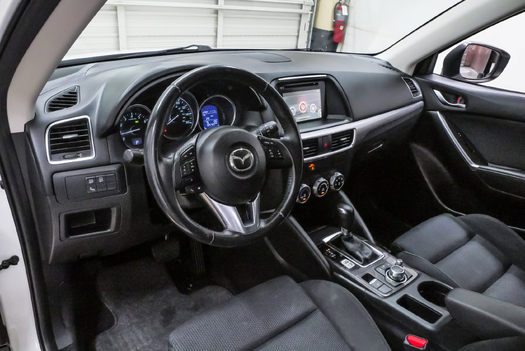 Used 2016 MAZDA CX-5 Touring FWD image 2