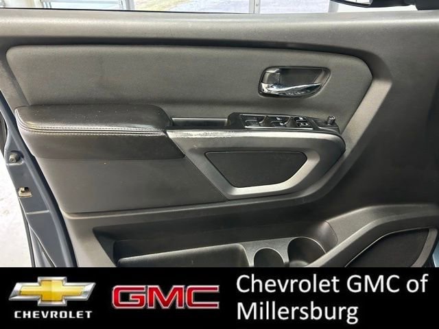 Used 2015 Nissan Titan SV w/ SV Value Truck Package image 16