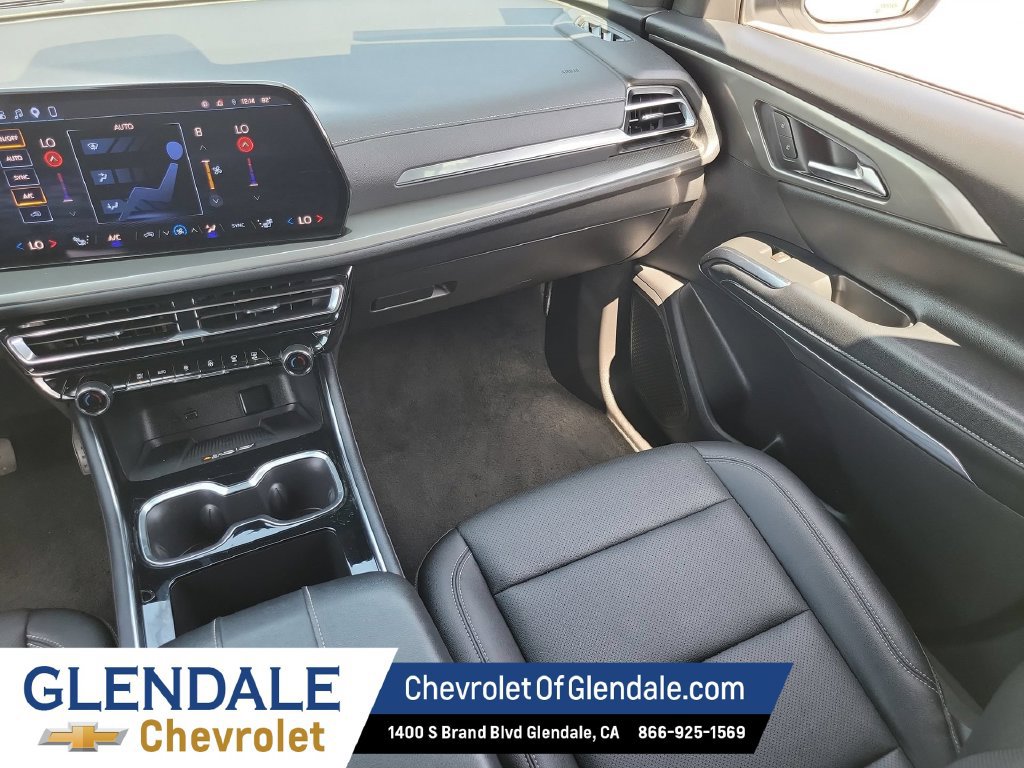 Used 2026 Chevrolet Traverse LT FWD image 16