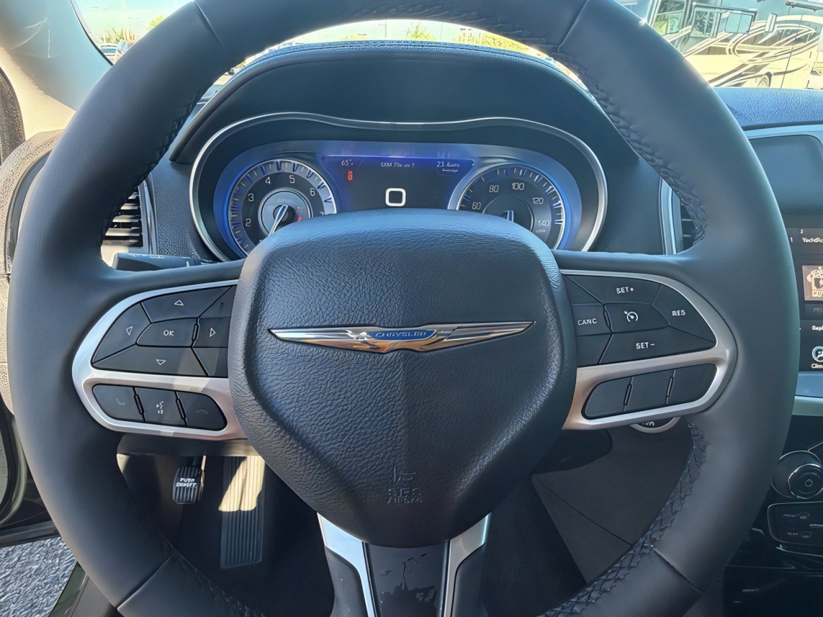 Used 2023 Chrysler 300 Touring w/ Sport Appearance Package image 28