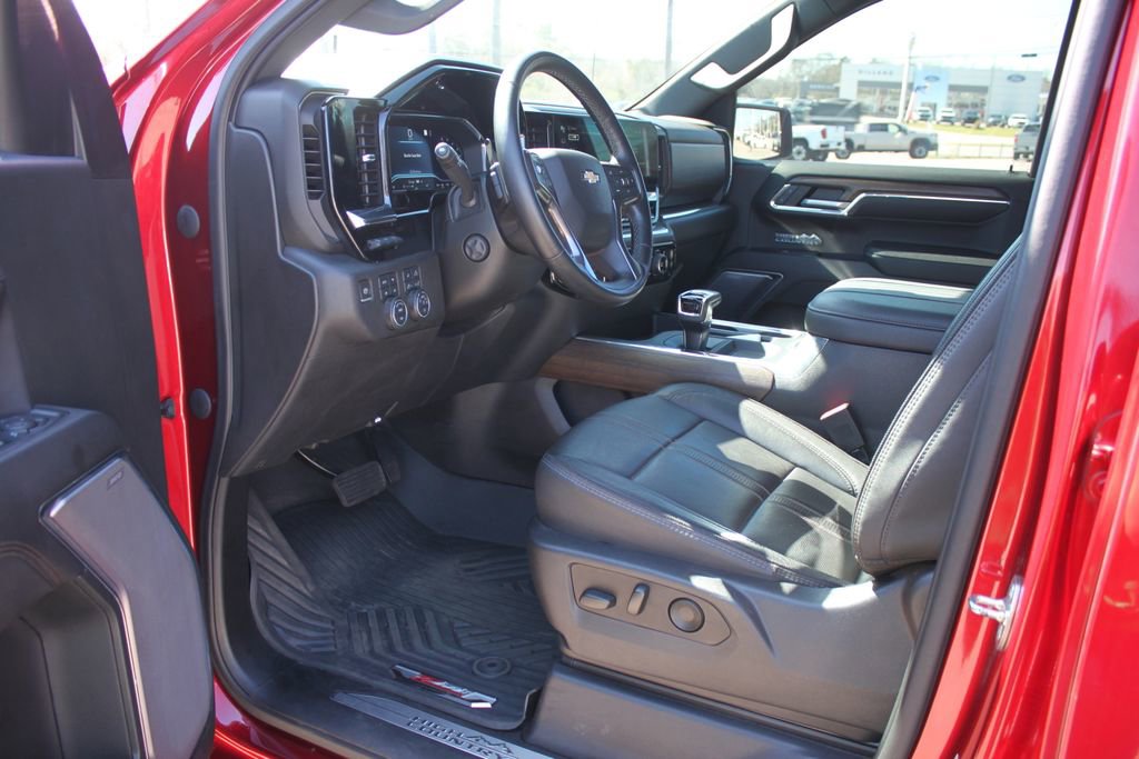 Used 2023 Chevrolet Silverado 1500 High Country w/ Technology Package image 7