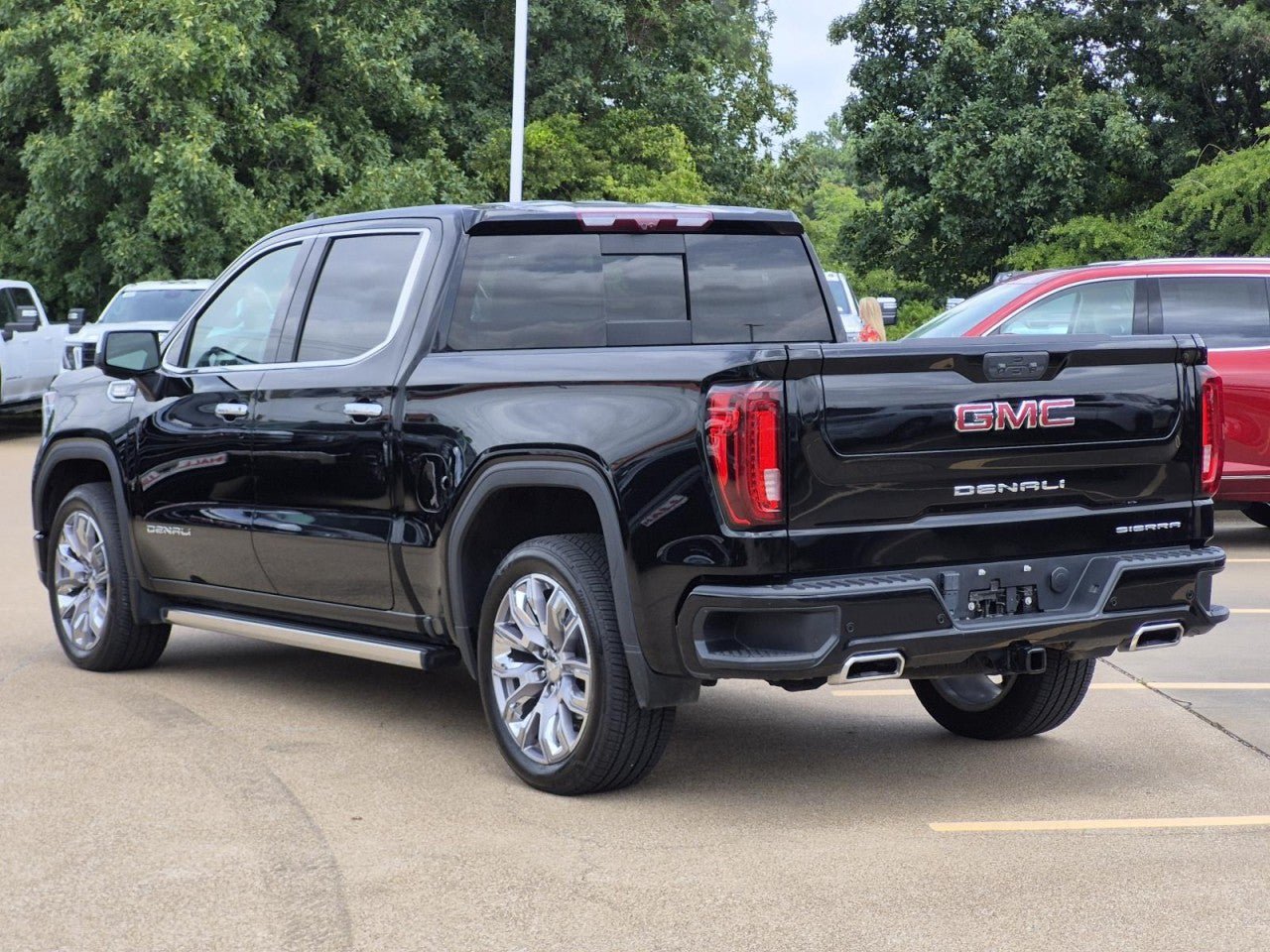 Used 2022 GMC Sierra 1500 Denali w/ Denali Reserve Package AWD/4WD image 4